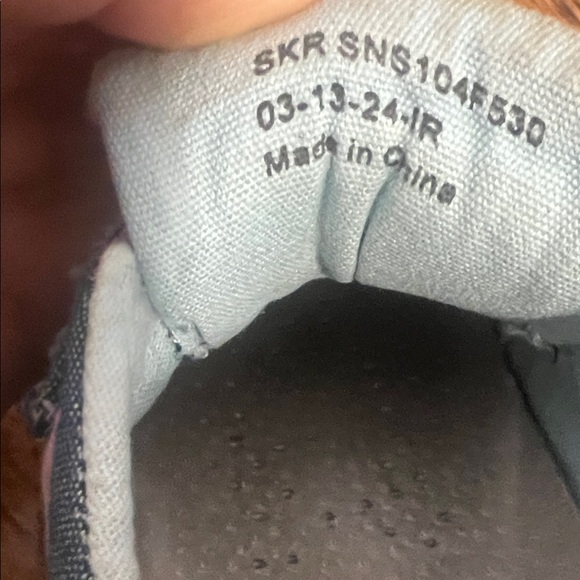 See Kai Run Girl’s Denim Sneakers with Pink Accents - Picture 13 of 17